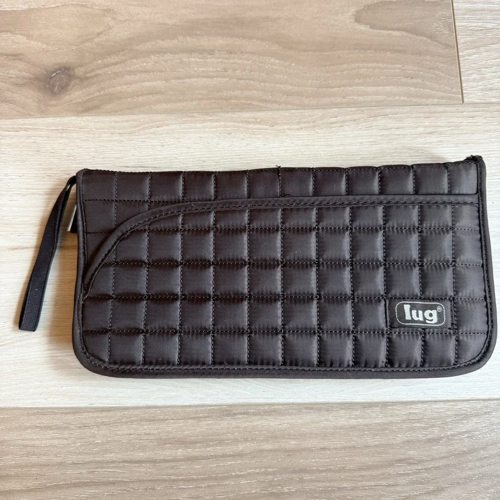 Lug Wallet Passport Quilted Zip Brown with Strap Travel Card Holder NWOT